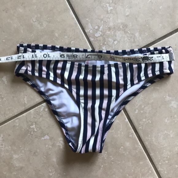 Nwt jack wills size 4, purchased new, bikini bottom - Picture 4 of 5